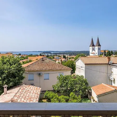 Stylish Sea View 2 Bedroom With Terrace Apartment Medulin