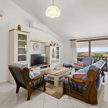Stylish Sea View 2 Bedroom With Terrace